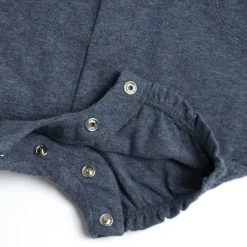 Pagliaccetto elegante, in cotone, apertura sulla schiena e a patello